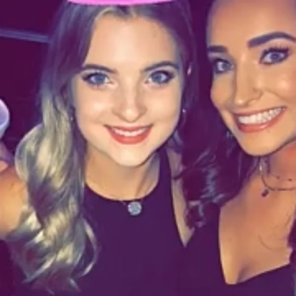 Meet your Posher, Hannah - Picture 1 of 1